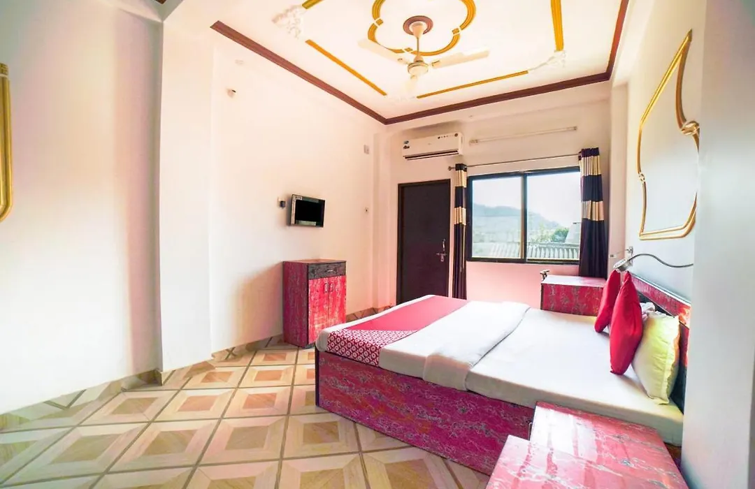 Hashtag Hostel-1